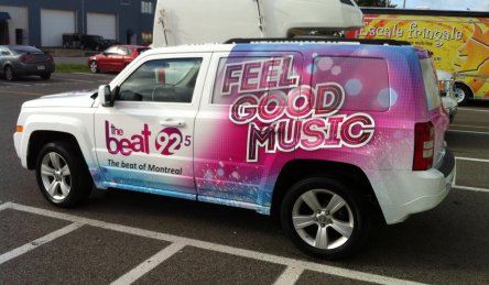 lettrage camion complet beat 925 fm.jpg