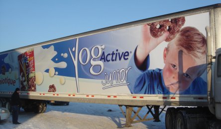 lettrage remorque yog active.jpg