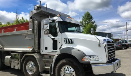 lettrage wrap mack.jpg