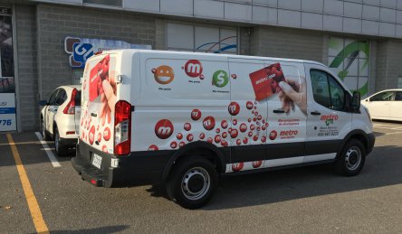 lettrage camion moyen metro plus.jpg