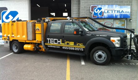 lettrage camion complet tech line.jpg