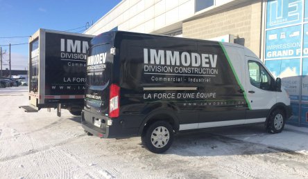 lettrage camion moyen immodev construction.jpeg