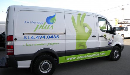 lettrage camion complet aa menege plus.jpg