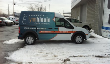 lettrage camion moyen pharmacie lynn blouin.jpg